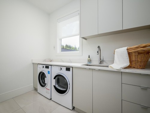 7268 Pandora Street, Burnaby, BC 