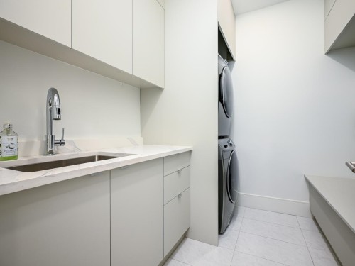 7268 Pandora Street, Burnaby, BC 