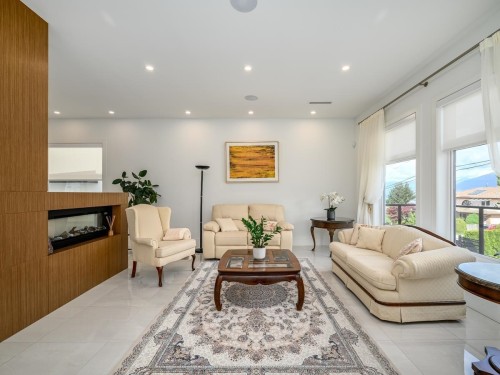 7268 Pandora Street, Burnaby, BC 