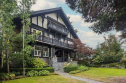 745 Grand Boulevard  North Vancouver, BC V7L 3W3