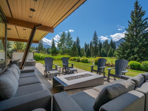8044 Cypress Place, Whistler, BC 