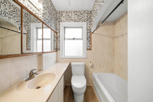 555 19Th Avenue W, Vancouver, BC 