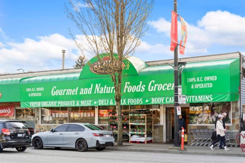 555 19Th Avenue W, Vancouver, BC 