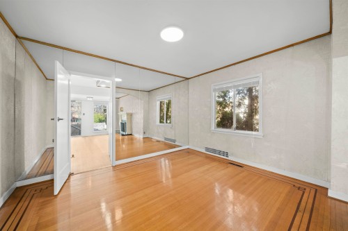 555 19Th Avenue W, Vancouver, BC 