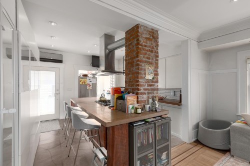 2988 Point Grey Road, Vancouver, BC 