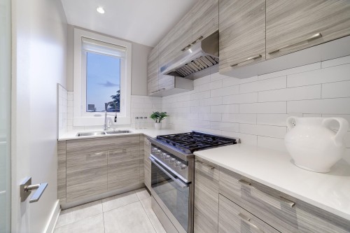 517 Granada Crescent, North Vancouver, BC 