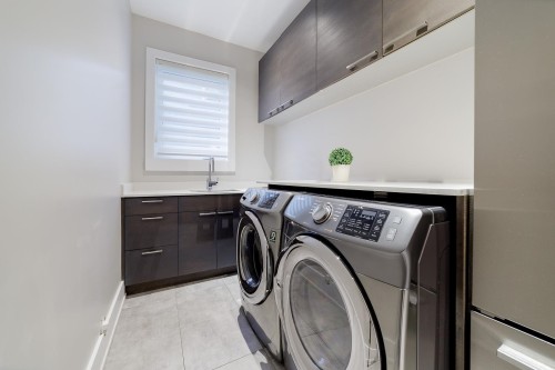 517 Granada Crescent, North Vancouver, BC 