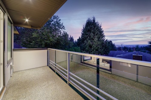 517 Granada Crescent, North Vancouver, BC 