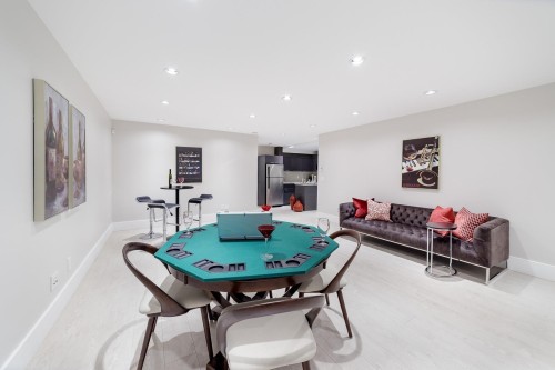 517 Granada Crescent, North Vancouver, BC 