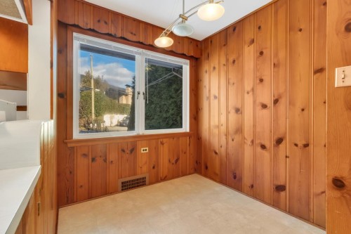 4386 Erwin Drive, West Vancouver, BC 