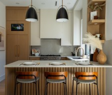 2-356 40th Avenue E Vancouver, BC V5W 1L9