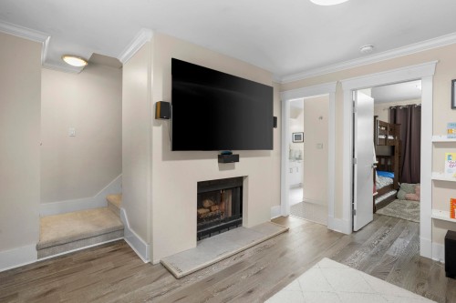 1365 7Th Avenue W, Vancouver, BC 