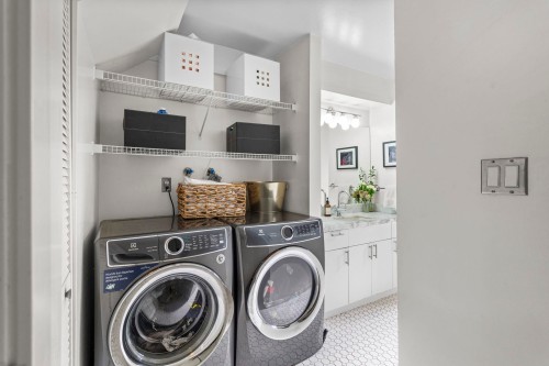 1365 7Th Avenue W, Vancouver, BC 