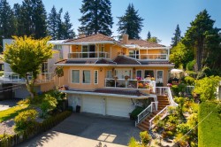 6440 Rosebery Avenue  West Vancouver, BC V7W 2C6