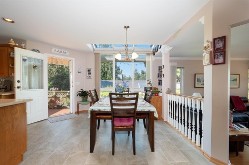 6440 Rosebery Avenue, West Vancouver, BC 