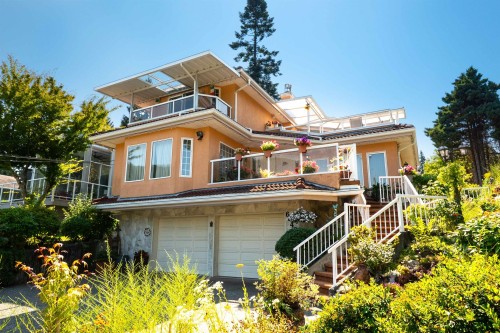 6440 Rosebery Avenue, West Vancouver, BC 