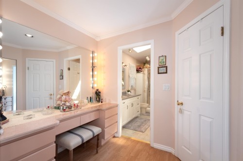 6440 Rosebery Avenue, West Vancouver, BC 