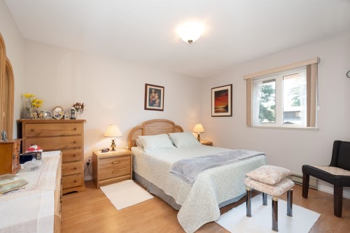 6440 Rosebery Avenue, West Vancouver, BC 