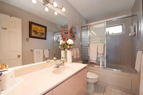 6440 Rosebery Avenue, West Vancouver, BC 