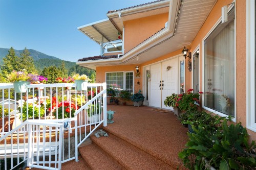 6440 Rosebery Avenue, West Vancouver, BC 