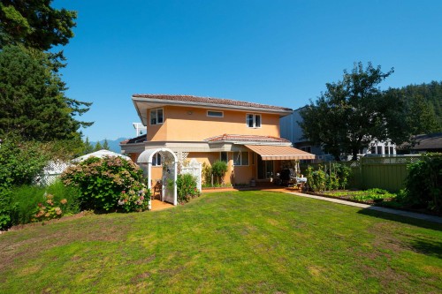 6440 Rosebery Avenue, West Vancouver, BC 