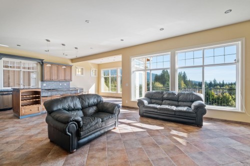 3233 Chartwell Lane, Coquitlam, BC 