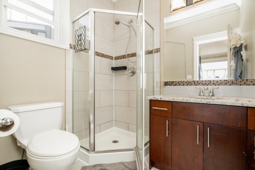 1935 Brunette Avenue, Coquitlam, BC 