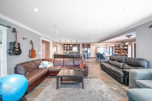 4094 38Th Avenue W, Vancouver, BC 