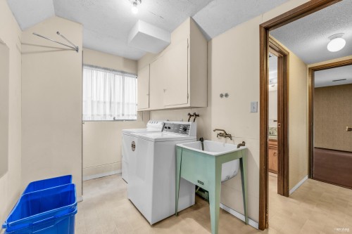 8880 Carmichael Street, Richmond, BC 