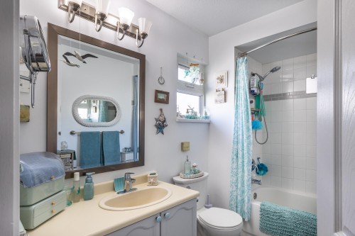 2-765 School Road, Gibsons, BC 