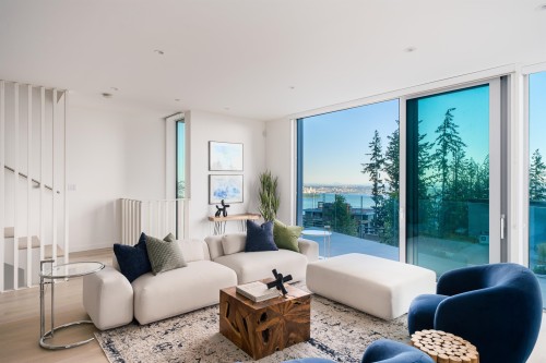 3317 Chippendale Road  West Vancouver, BC V7S 0B7