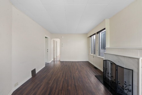 1732 3Rd Avenue E, Vancouver, BC 