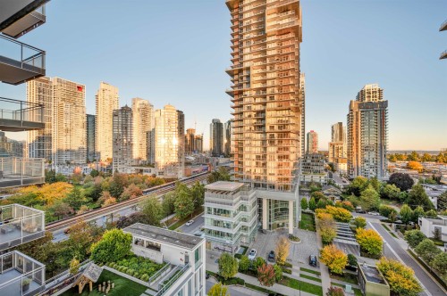 1005-4360 Beresford Street, Burnaby, BC 