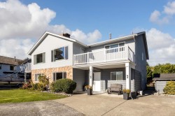 8800 Rosedene Court  Richmond, BC V7A 2P9