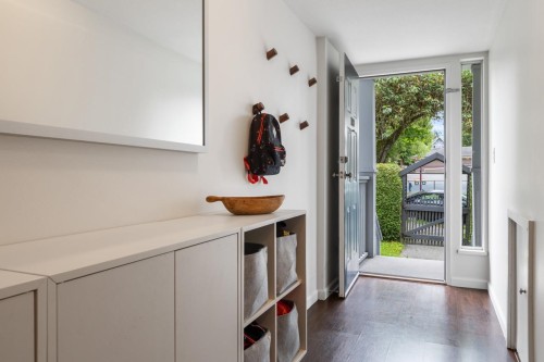 103 15Th Avenue W, Vancouver, BC 