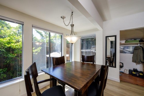 1061 Gladwin Drive, North Vancouver, BC 