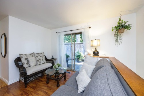 1061 Gladwin Drive, North Vancouver, BC 