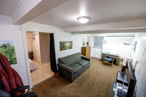 1061 Gladwin Drive, North Vancouver, BC 