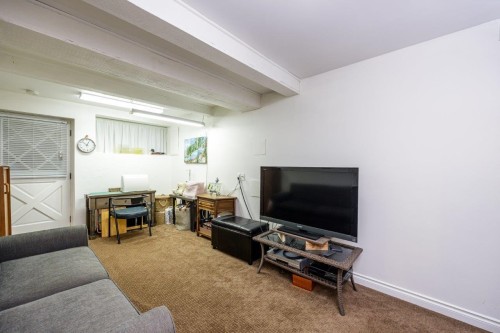 1061 Gladwin Drive, North Vancouver, BC 