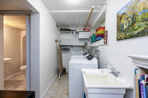 1061 Gladwin Drive, North Vancouver, BC 