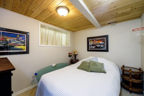 1061 Gladwin Drive, North Vancouver, BC 