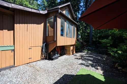 1061 Gladwin Drive, North Vancouver, BC 