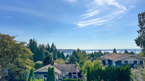 1386 Mathers Avenue, West Vancouver, BC 