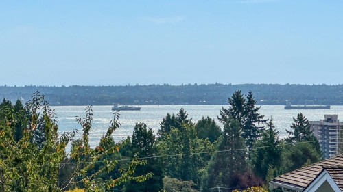 1386 Mathers Avenue, West Vancouver, BC 