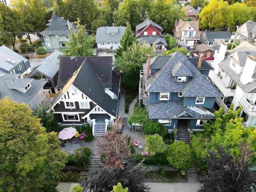 345 13Th Avenue W, Vancouver, BC 