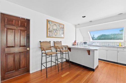 345 13Th Avenue W, Vancouver, BC 