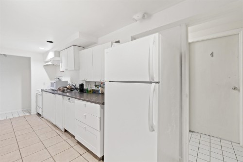 345 13Th Avenue W, Vancouver, BC 