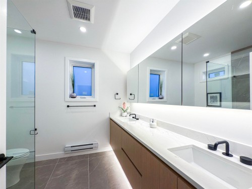 1016 52Nd Avenue W, Vancouver, BC 