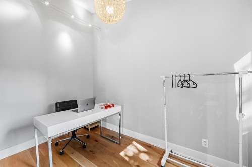 1866 15Th Avenue W, Vancouver, BC 