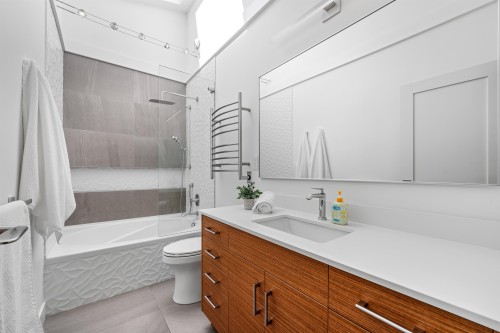 1866 15Th Avenue W, Vancouver, BC 